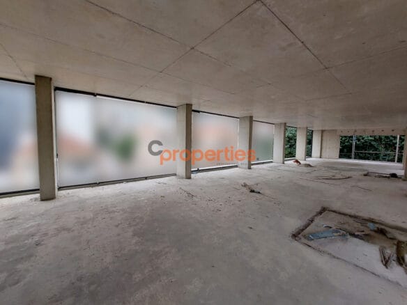 Showroom space for rent in jal el dib CPSM26