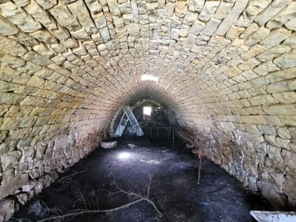 Old House for Sale Jrabta – Berket Hjoula  Jbeil Housing Area 120Sqm Land Area 11188Sqm